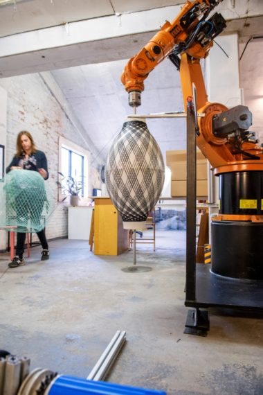Atelier Robotiq is a Rotterdam based designers collective, designing lighting and furniture which we manufacture ourselves using our industrial robot.,,,,