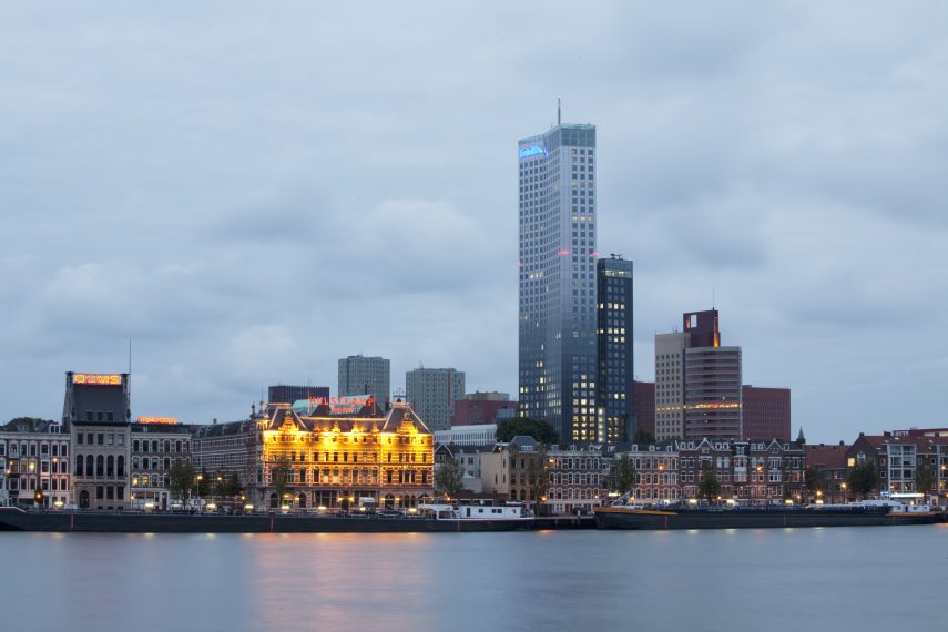 Zicht op de Maastoren