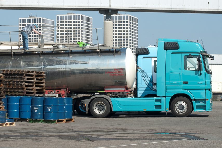 A Cutrale truck.