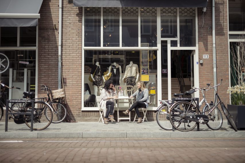Fashion boutique Shopperrotterdam (SHPRR) on the Van Oldenbarneveltstraat sells clothes, shoes and accessories.