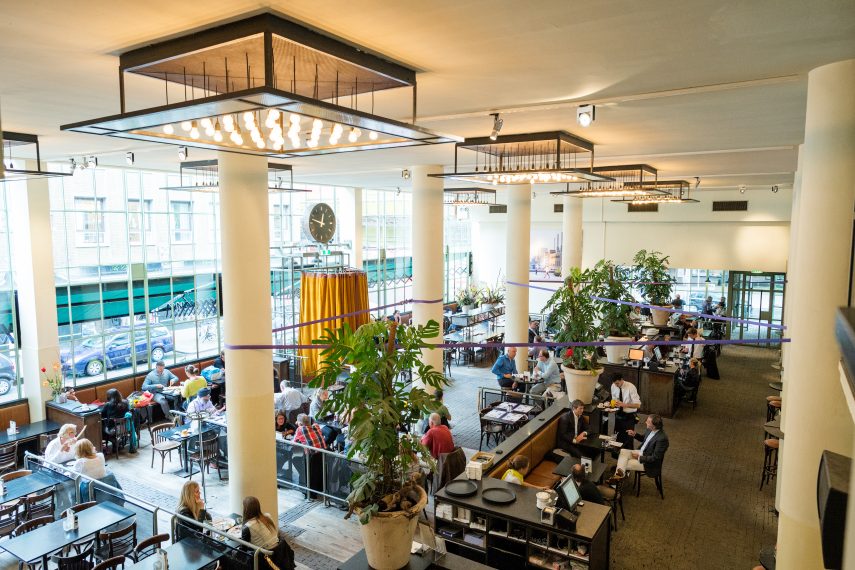 Café-restaurant Dudok at the Meent. The café is named after the building