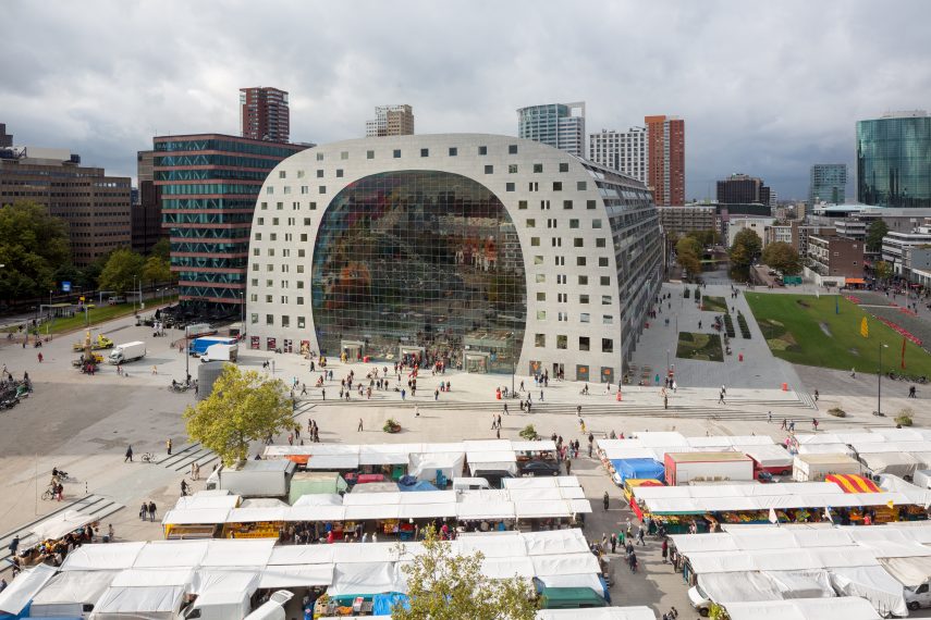 The first indoor market hall of the Netherlands is designed by renowned architecture firm MVRDV. The Markthal is open 7 days per week until 8 p.m. and has 100 fresh produce units, 15 food shops, 8 restaurants and 228 apartments. More than 4.000 colourful tiles cover the inside of the arch and forms the largest artwork in the Netherlands: The Horn of Plenty, designed by Arno Coenen and Iris Roskam.
