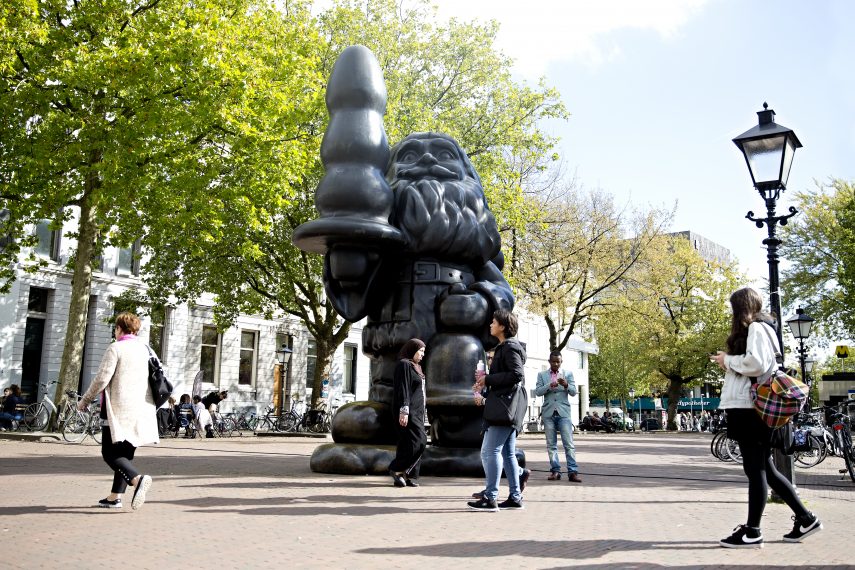 Santa Claus, also known as the Buttplug Gnome, (designed by Paul McCarthy) at  Eendrachtsplein.