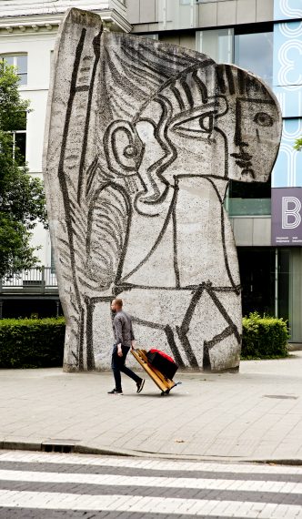 Artwork ‘Sylvette’ by Pablo Picasso (1970) at the Westersingel, close to Museumplein. Please include the name of the artist and the name of the artwork when using this picture.