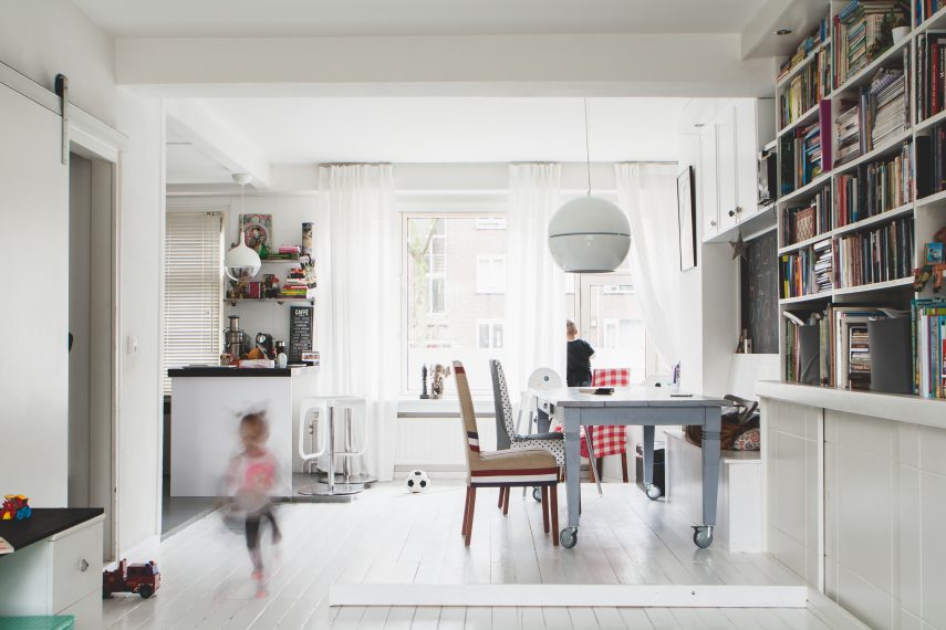 Children playing in their home at Bergweg.