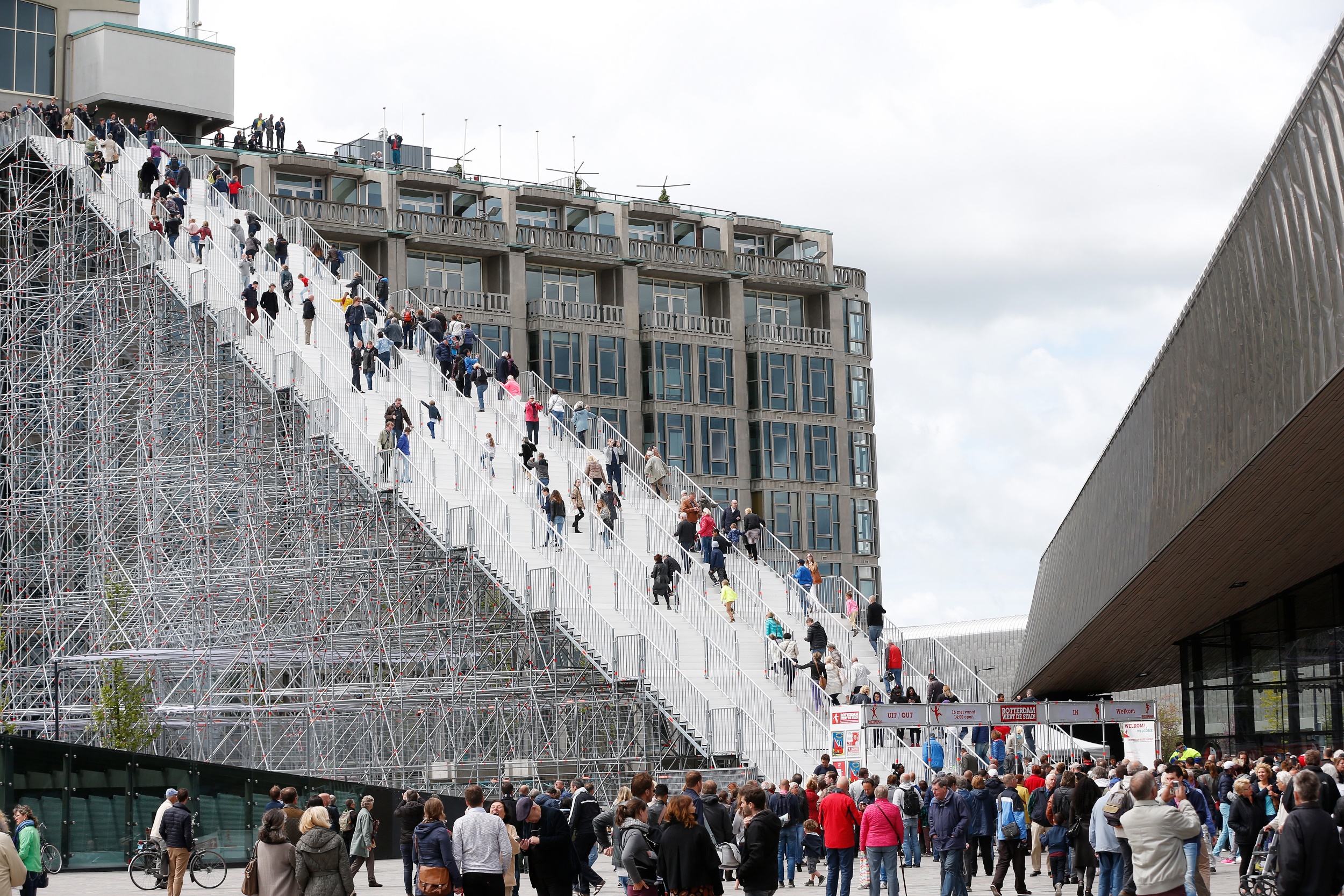 368.611 people climbed the Gigantic Staircase.