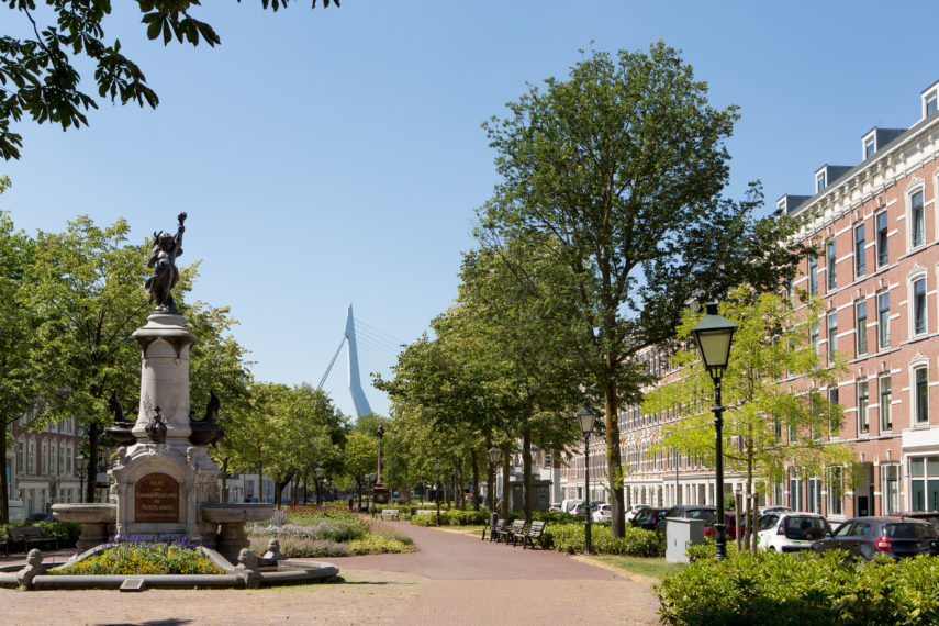Statue on the Burgermeester Hofmanplein located on the Noorder Eiland.