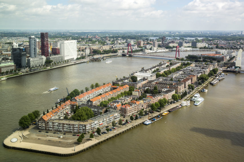 Noordereiland from above with the Willemsbrug.