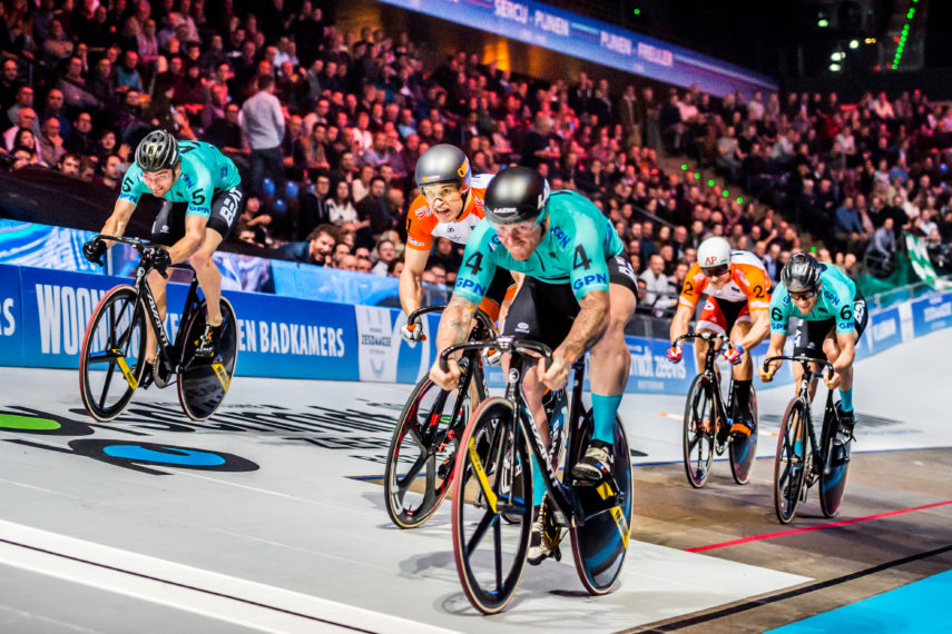 Cyclists on the track at the Wooning Zesdaagse 2018 in Ahoy Rotterdam.