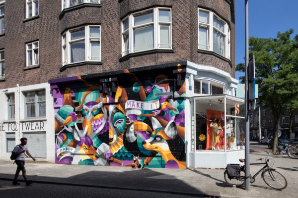 Street art kunstwerk van I Am Eelco in de Bloemkwekersstraat.