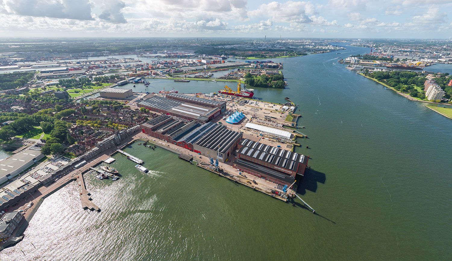 Innovatie Brengt De Haven In Een Nieuw Tijdperk • Rotterdam. Make It ...