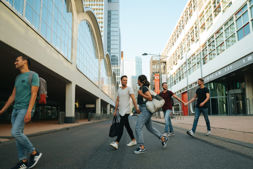 Group of friends on the Wilhelminakade.