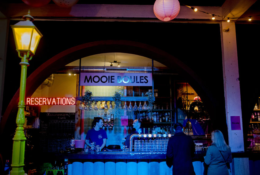 The bar of Mooie Boules.