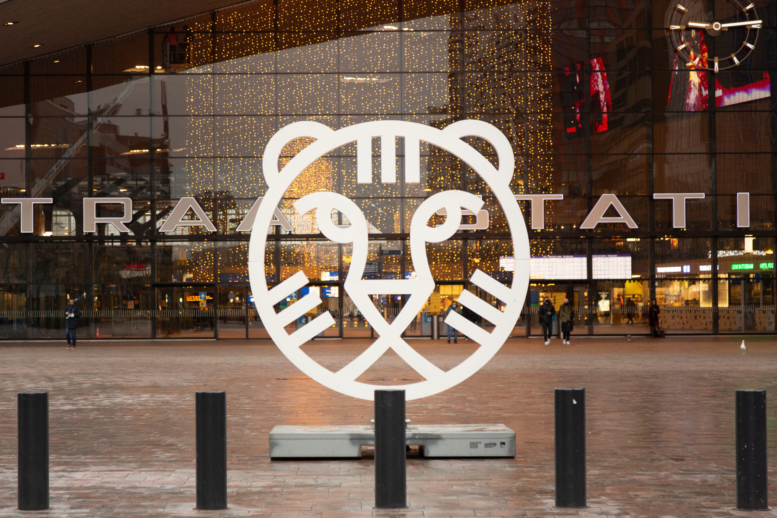 IFFR-tiger at Stationsplein / IFFR-tijger bij het Stationsplein