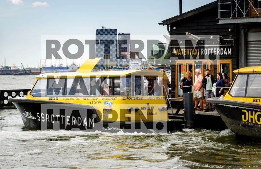 Watertaxi’s arriving at the base station located at Katendrecht.