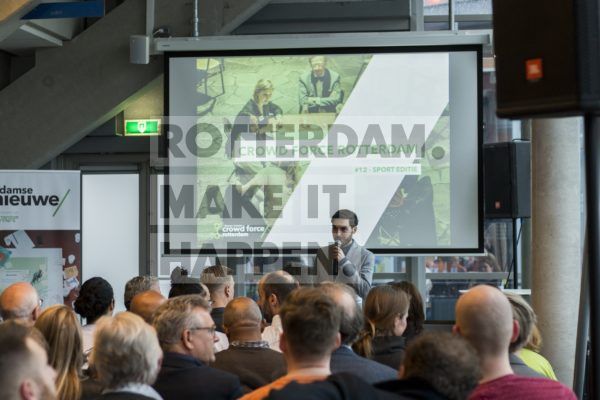 Presentatie tijdens Crowd Force van R'damse Nieuwe.
