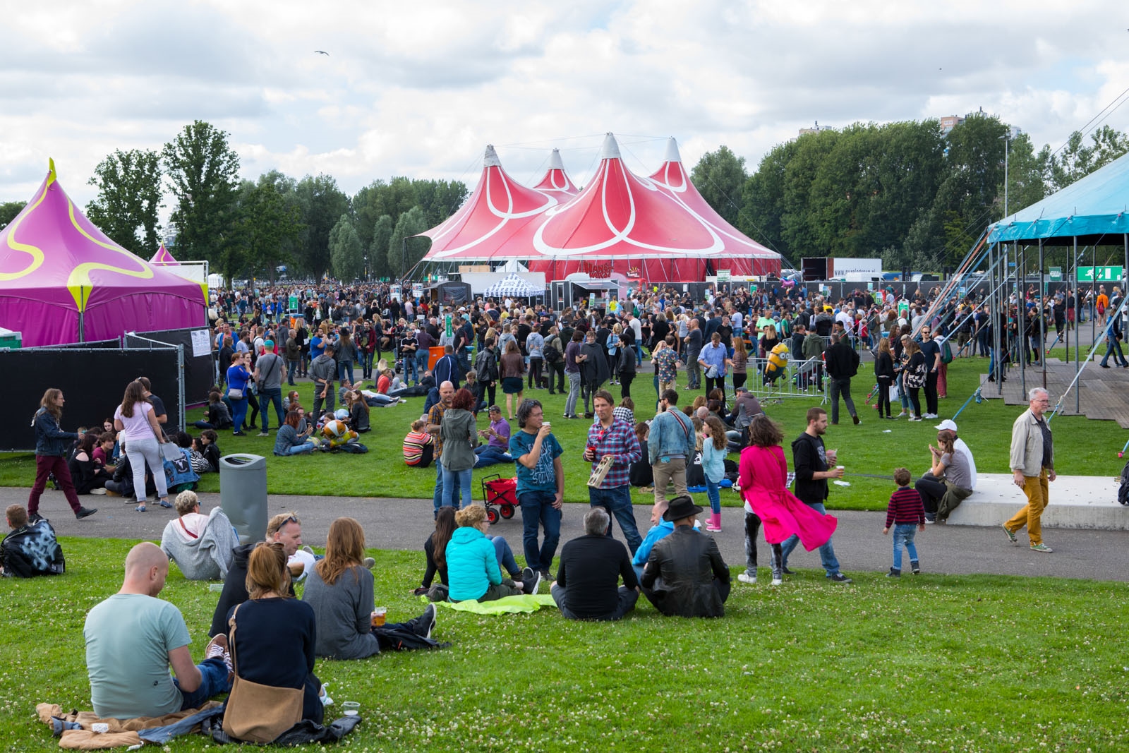 Relaxte vibe tijdens een eerdere editie van het Metropolis Festival. Foto: Fleur Beerthuis