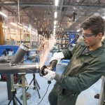 Student bezig aan een project op RDM Rotterdam