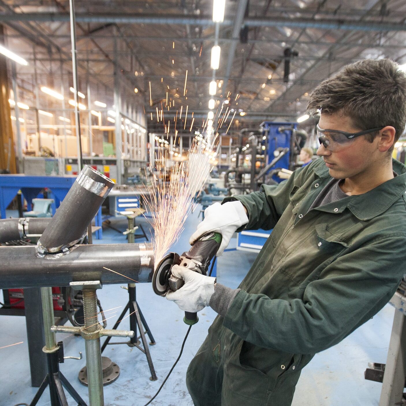 Student bezig aan een project op RDM Rotterdam