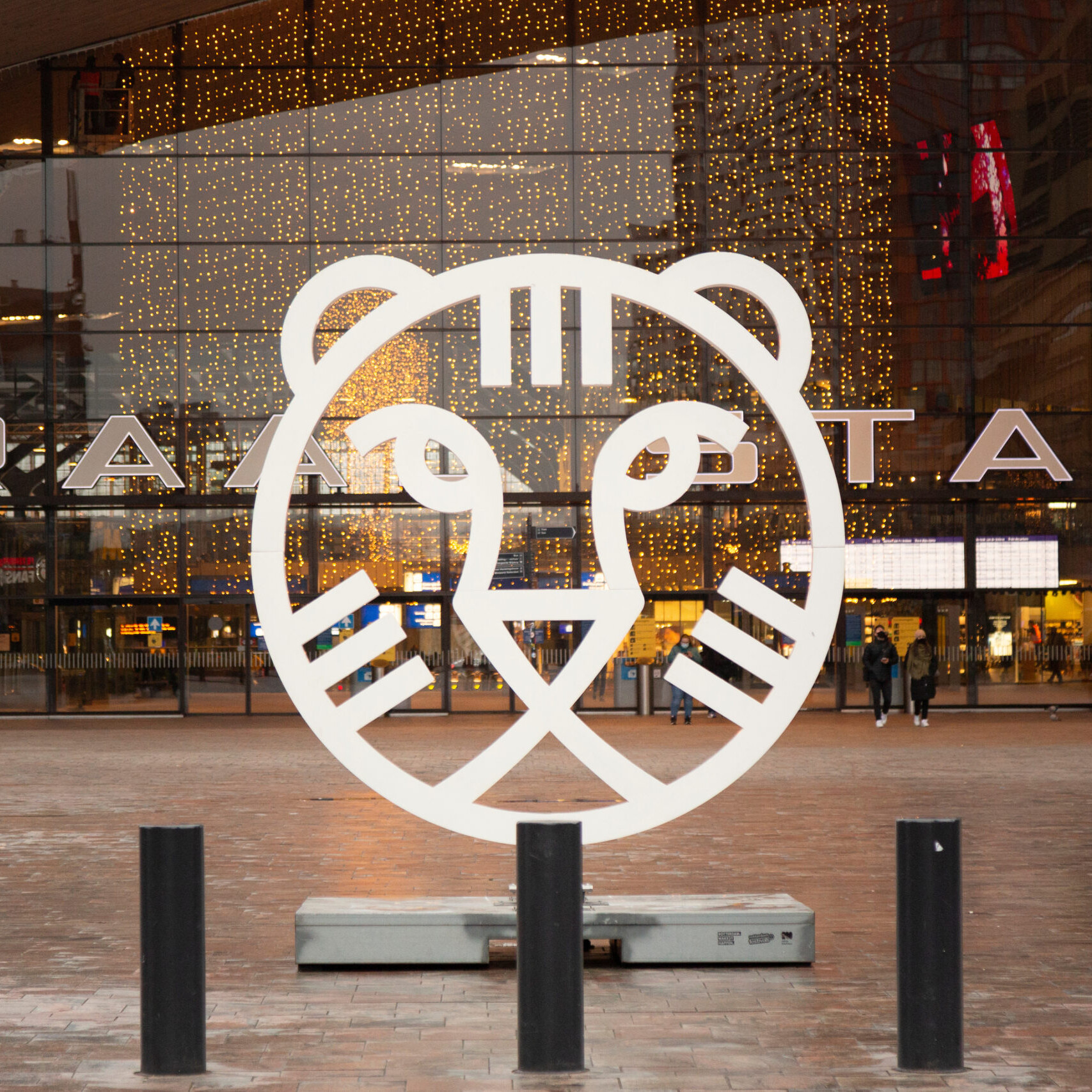 IFFR-tiger at Stationsplein / IFFR-tijger bij het Stationsplein