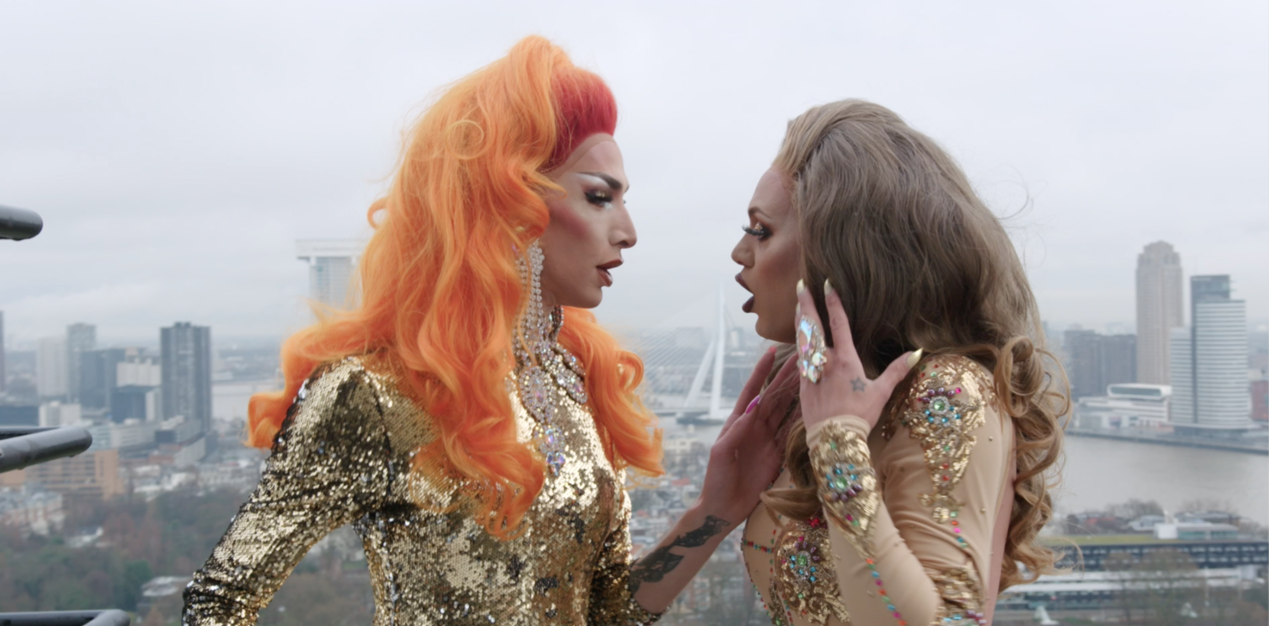 Met drag queens Megan Schoonbrood en Ma’Ma Queen op de Euromast aftellen naar het Eurovisie Songfestival 2021 in Rotterdam