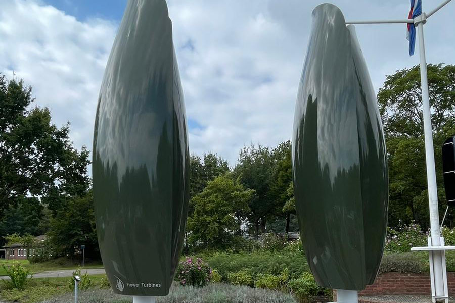 Mobiele windturbines van Flower Turbines op vliegbasis Woensdrecht
