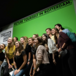 Studenten tijdens hun introductie in Rotterdam - foto Hans Tak