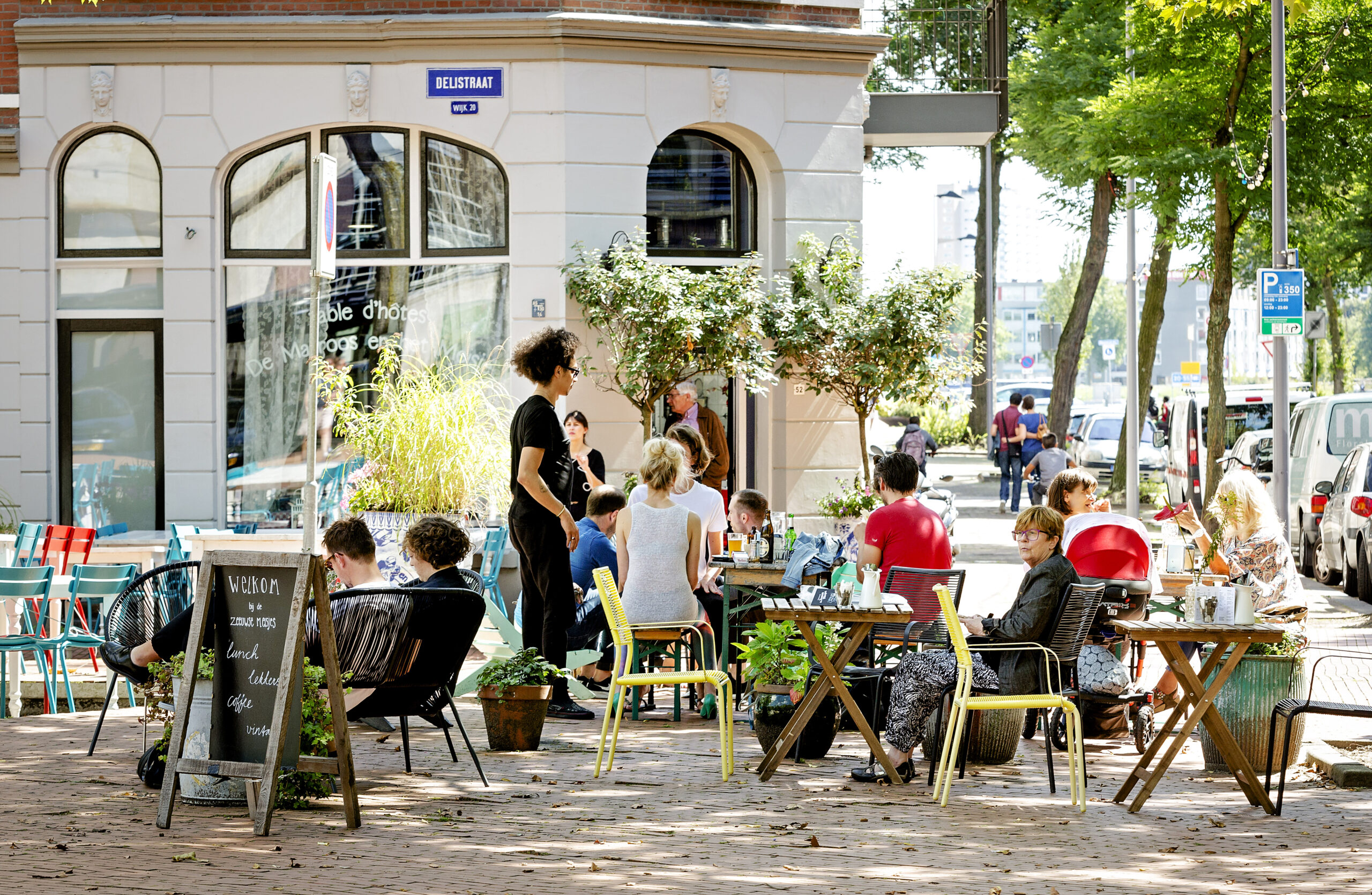 Terras op het Deliplein.