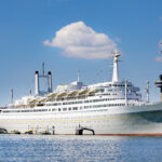 ss Rotterdam en de Euromast