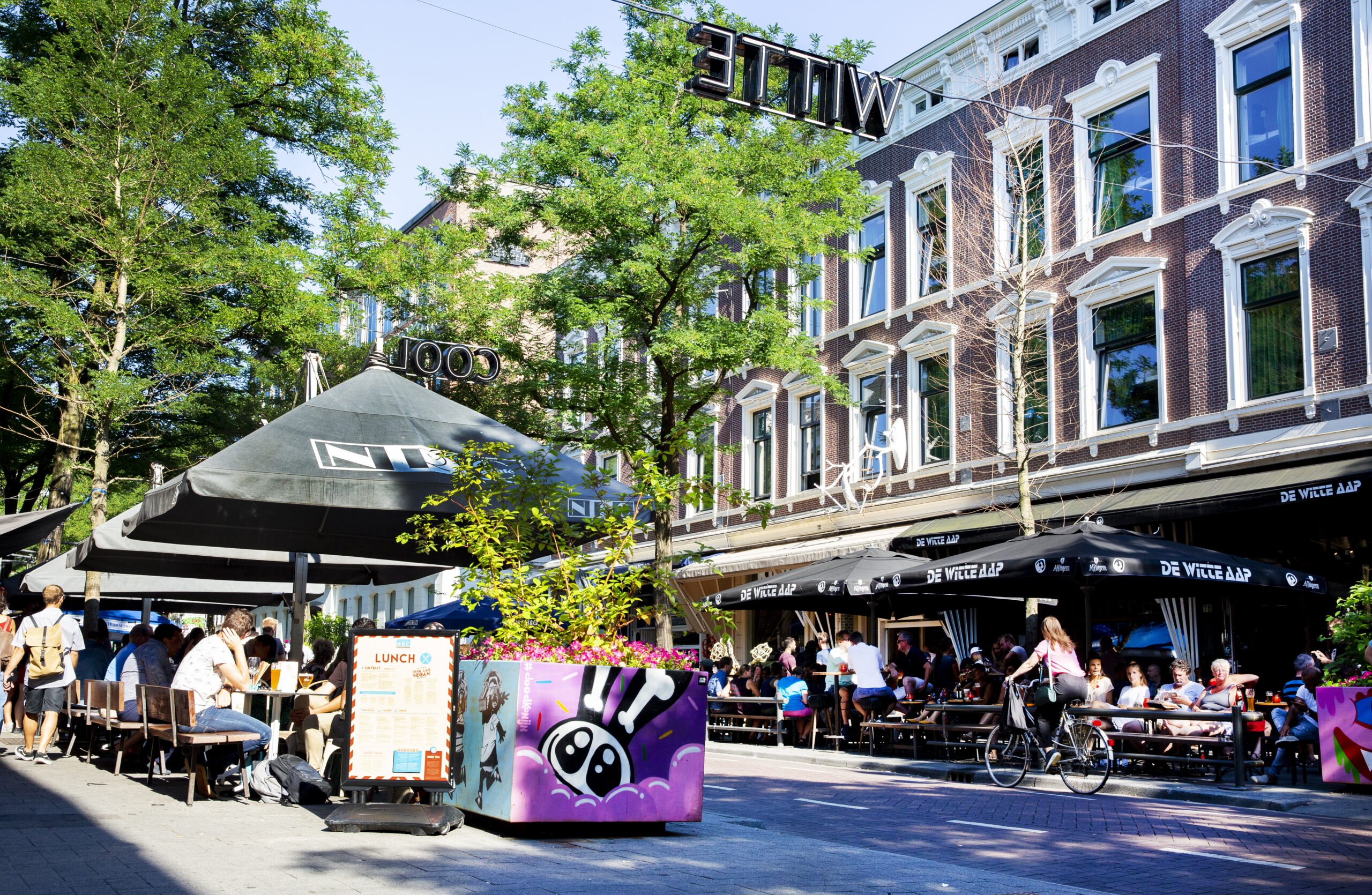 Horeca op de Witte de Withstraat.