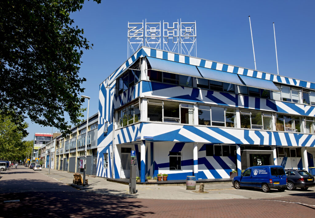 Het Gebouw in het Zomerhofkwartier.