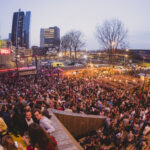 Drukte bij Biergarten, Schieblock