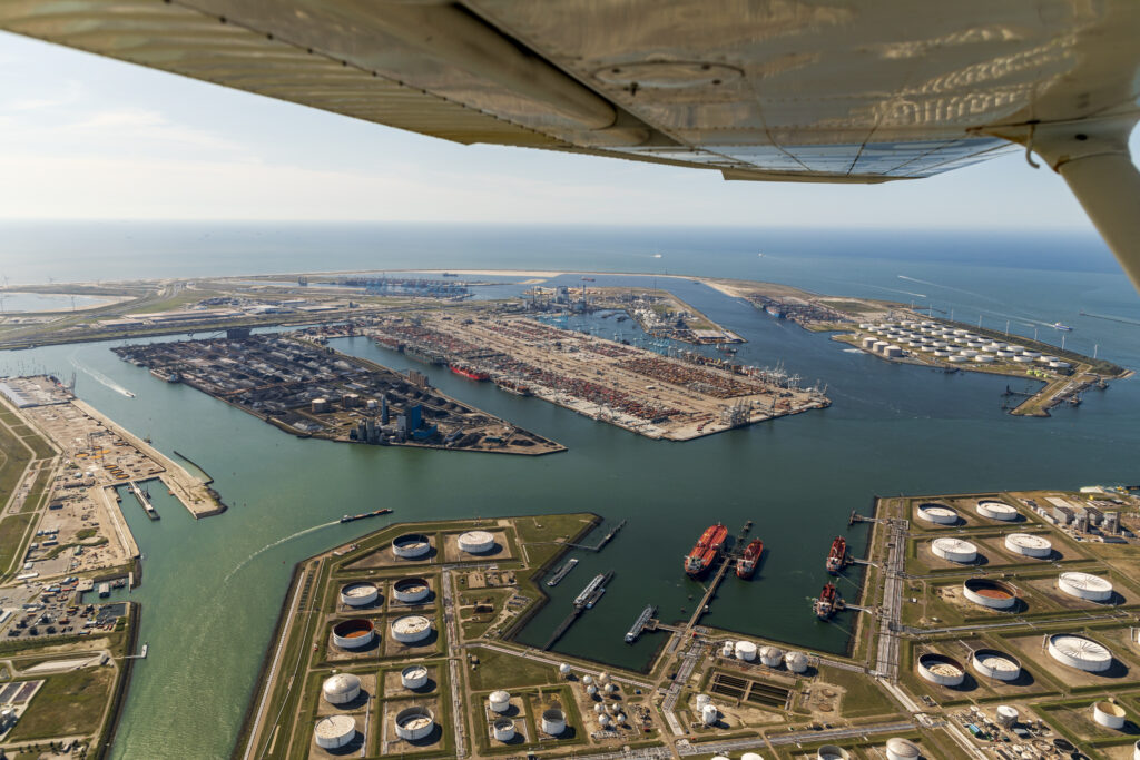 De Maasvlakte gezien vanuit de lucht