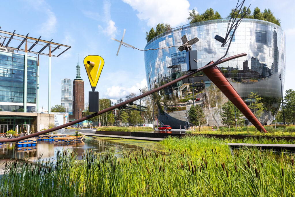 Depot Boijmans Van Beuningen is het eerste publiek toegankelijke kunstdepot ter wereld. Het depot staat naast Museum Boijmans Van Beuningen in Museumpark in Rotterdam. Bezoekers zien het resultaat van 174 jaar verzamelen. Meer dan 152.000 verzamelde kunstwerken opgeslagen bij elkaar, gerangschikt en gestructureerd in veertien depotruimten met vijf klimaten. Naast de objecten zijn alle werkzaamheden die komen kijken bij het beheer en onderhoud van een collectie te zien.