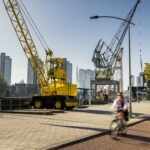 Fietser over de Schiedamsedijk