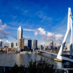 De Erasmusbrug en de skyline van Rotterdam